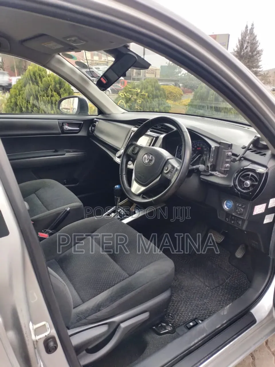 Toyota Axio 1.5 Hybrid 2WD 2019 Silver