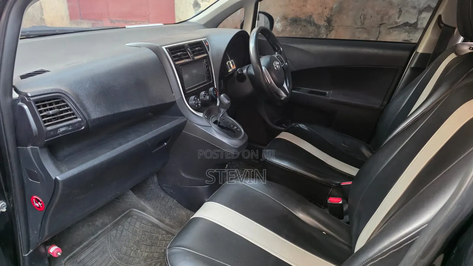 Toyota Ractis 2017 Black