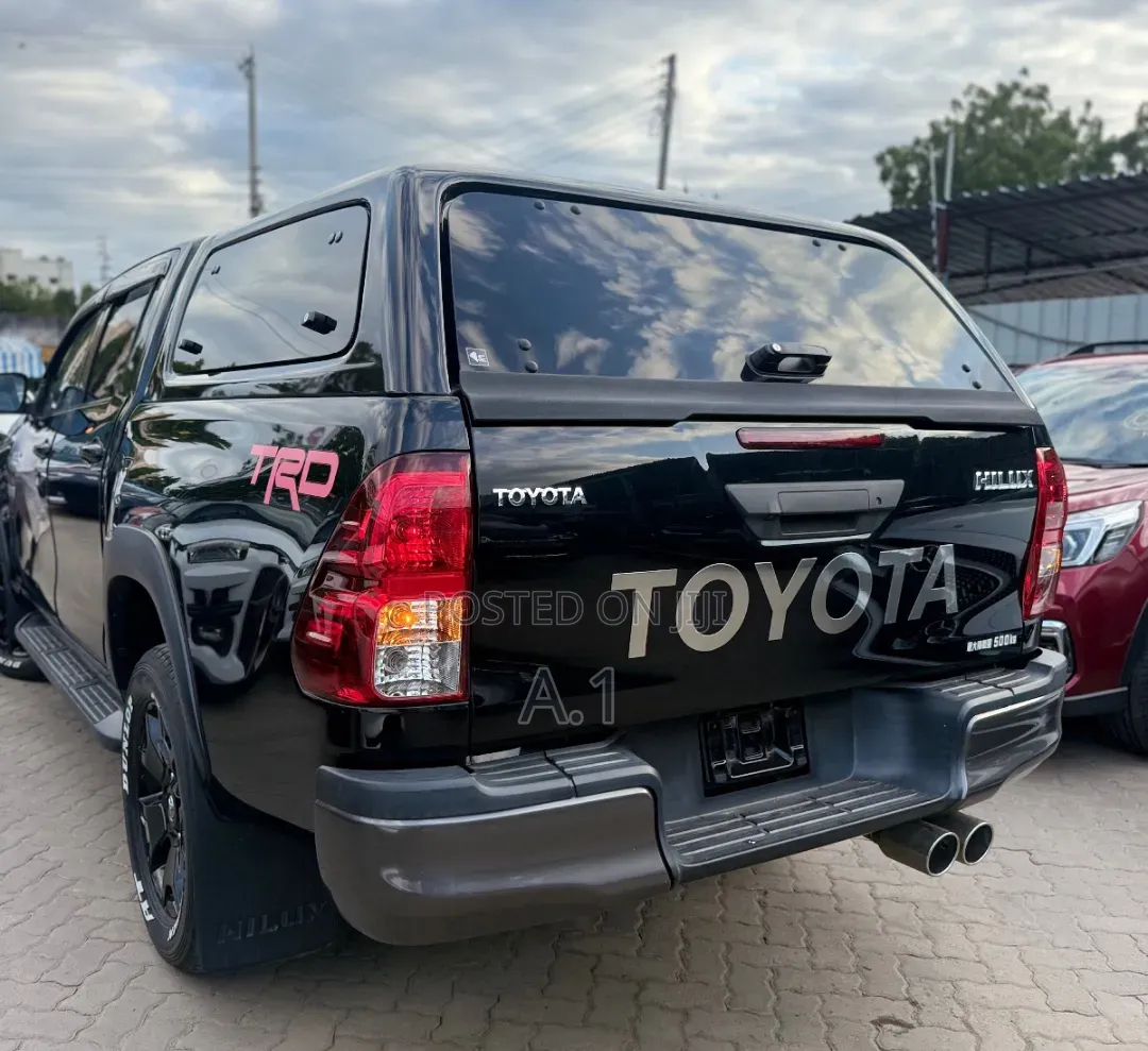 Toyota Hilux 2019 Black