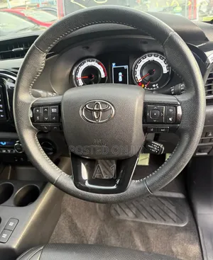 Toyota Hilux 2019 Black