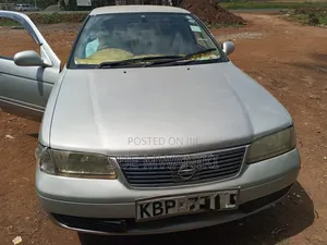 Nissan Sunny 2004 White