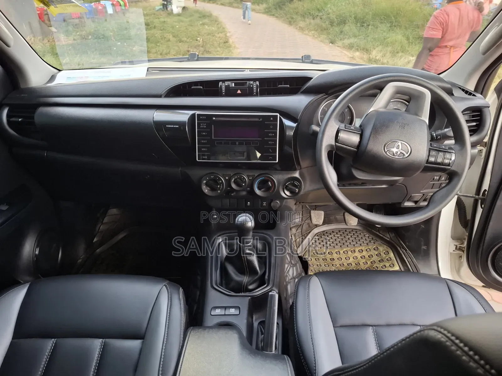 Toyota Hilux 2020 White