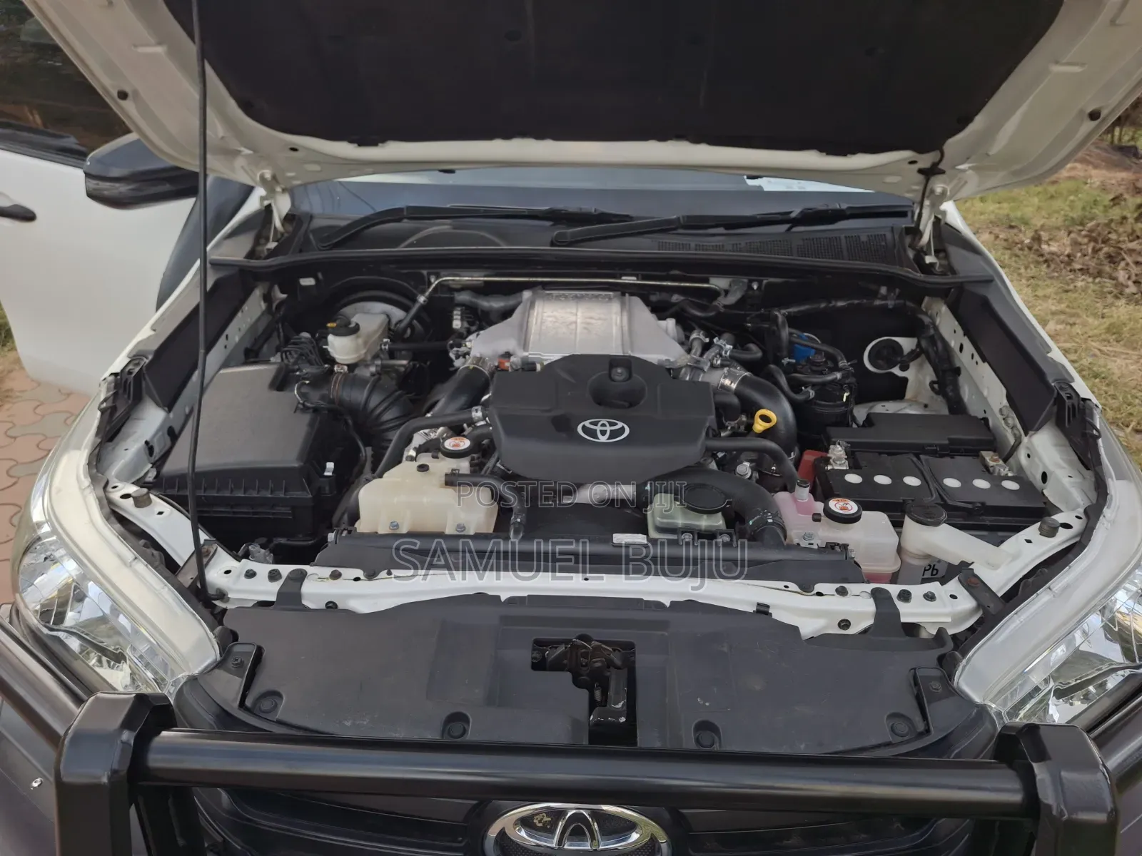 Toyota Hilux 2020 White