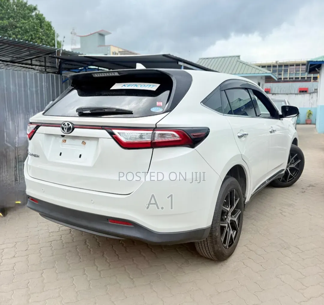 Toyota Harrier 2019 Off white