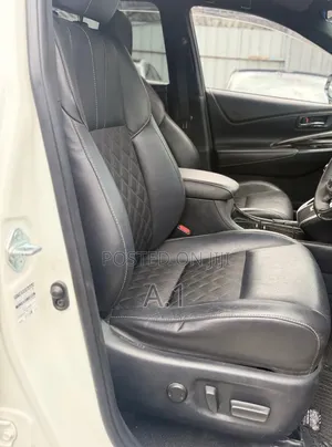 Toyota Harrier 2019 Off white