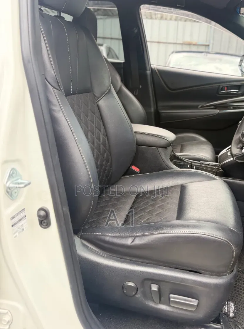 Toyota Harrier 2019 Off white