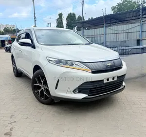 Toyota Harrier 2019 Off white