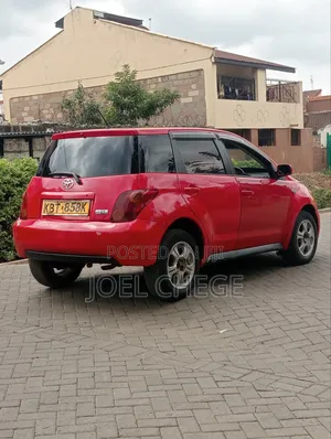 Toyota IST 2005 Red