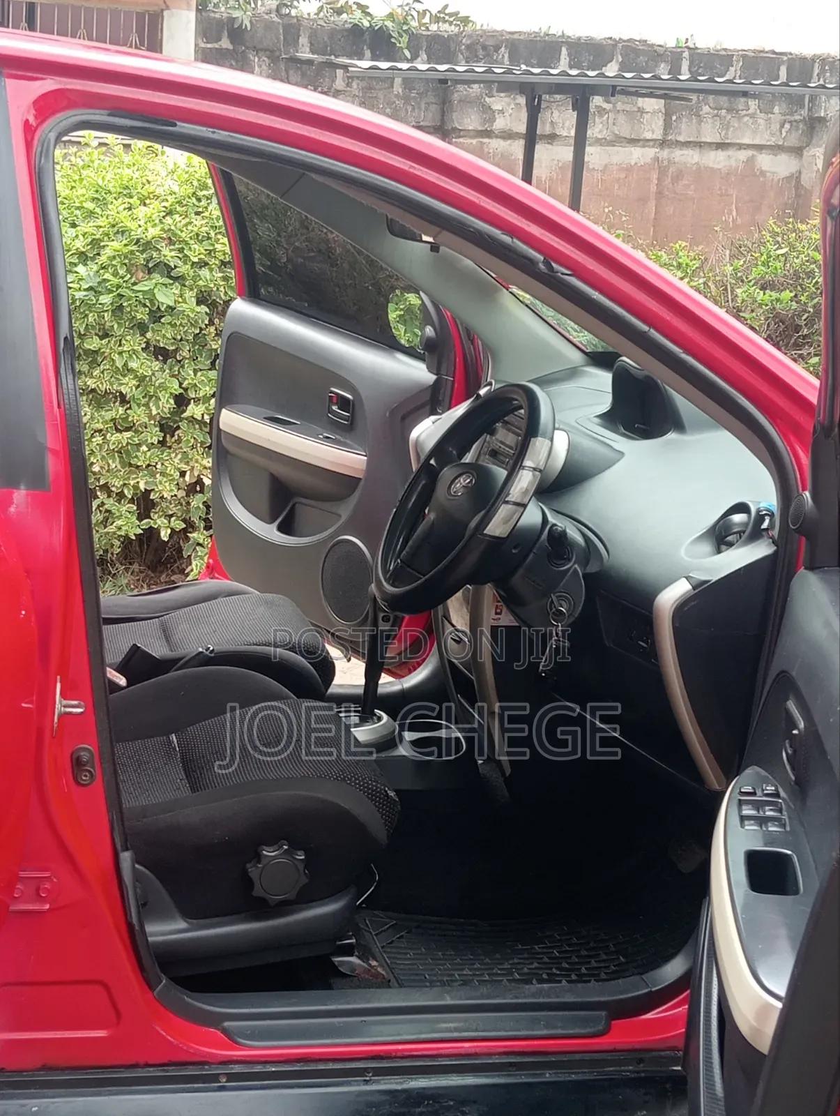 Toyota IST 2005 Red