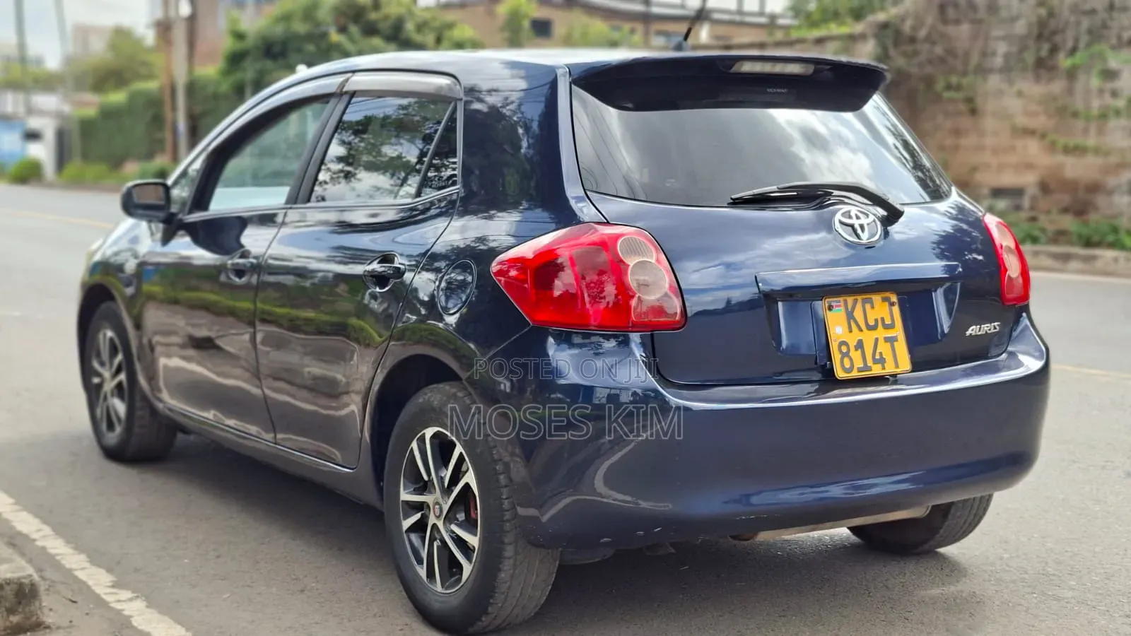 Toyota Auris 2010 Blue