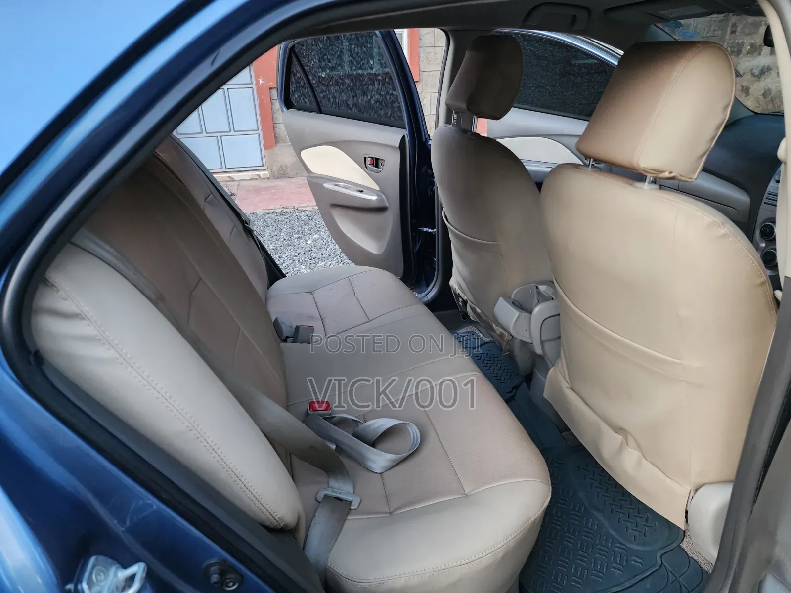 Toyota Belta 2010 Blue