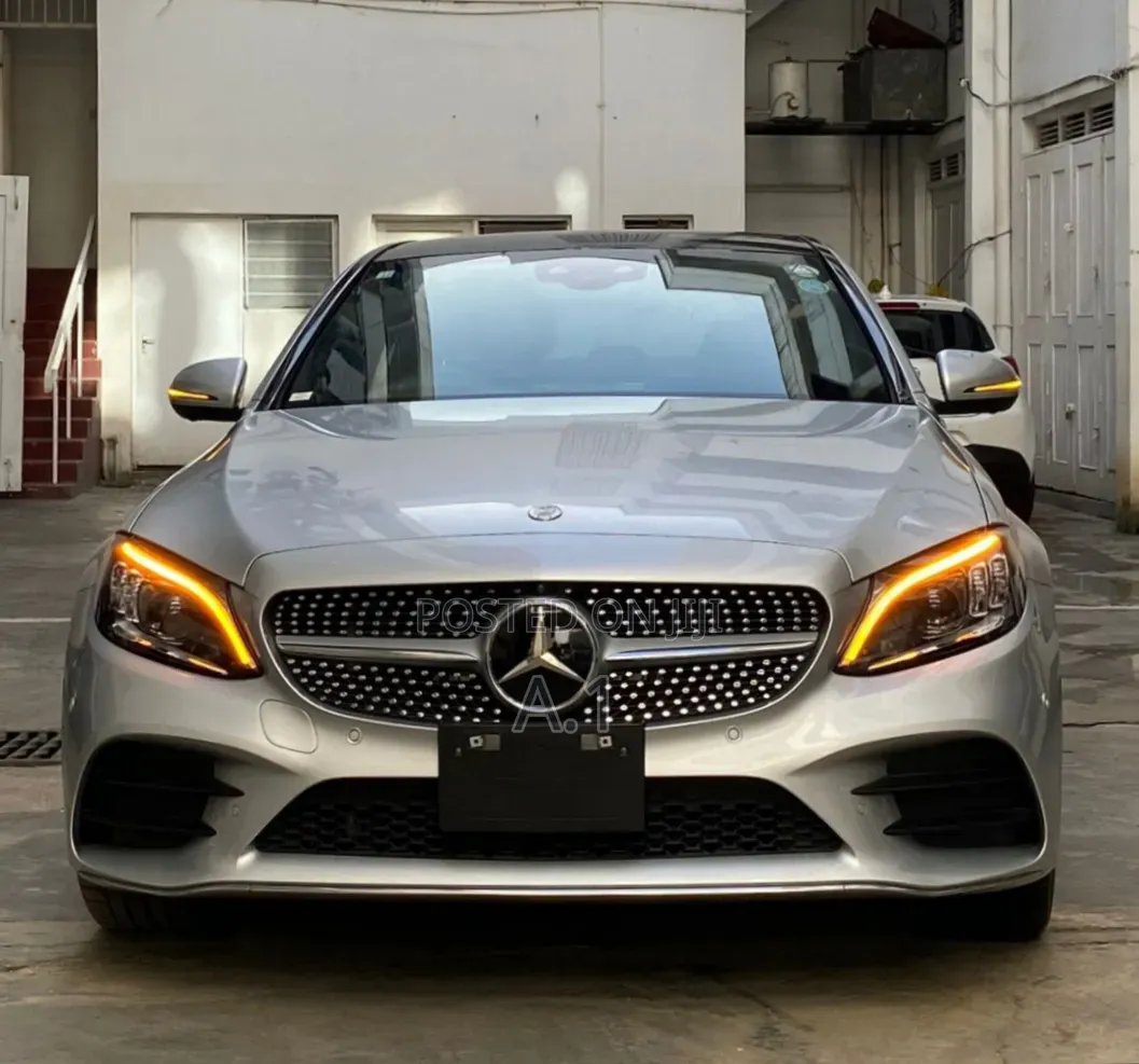 Mercedes-Benz C220 2019 Silver