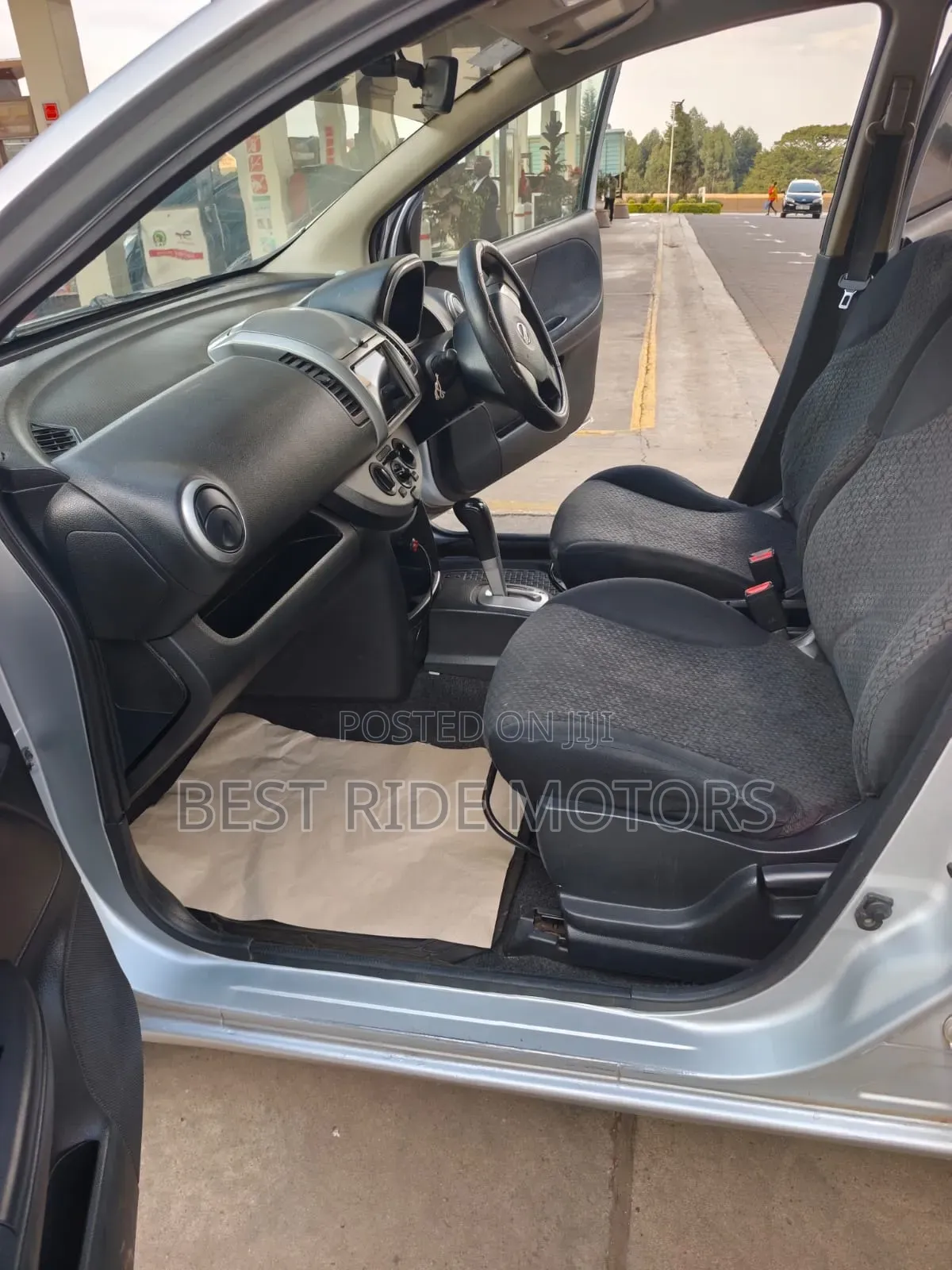 Nissan Note 2011 Silver