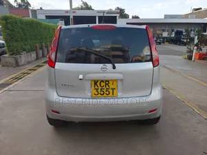 Nissan Note 2011 Silver