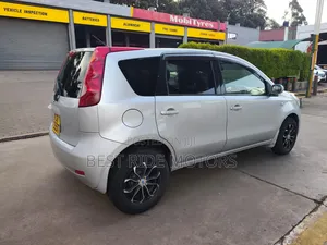 Nissan Note 2011 Silver