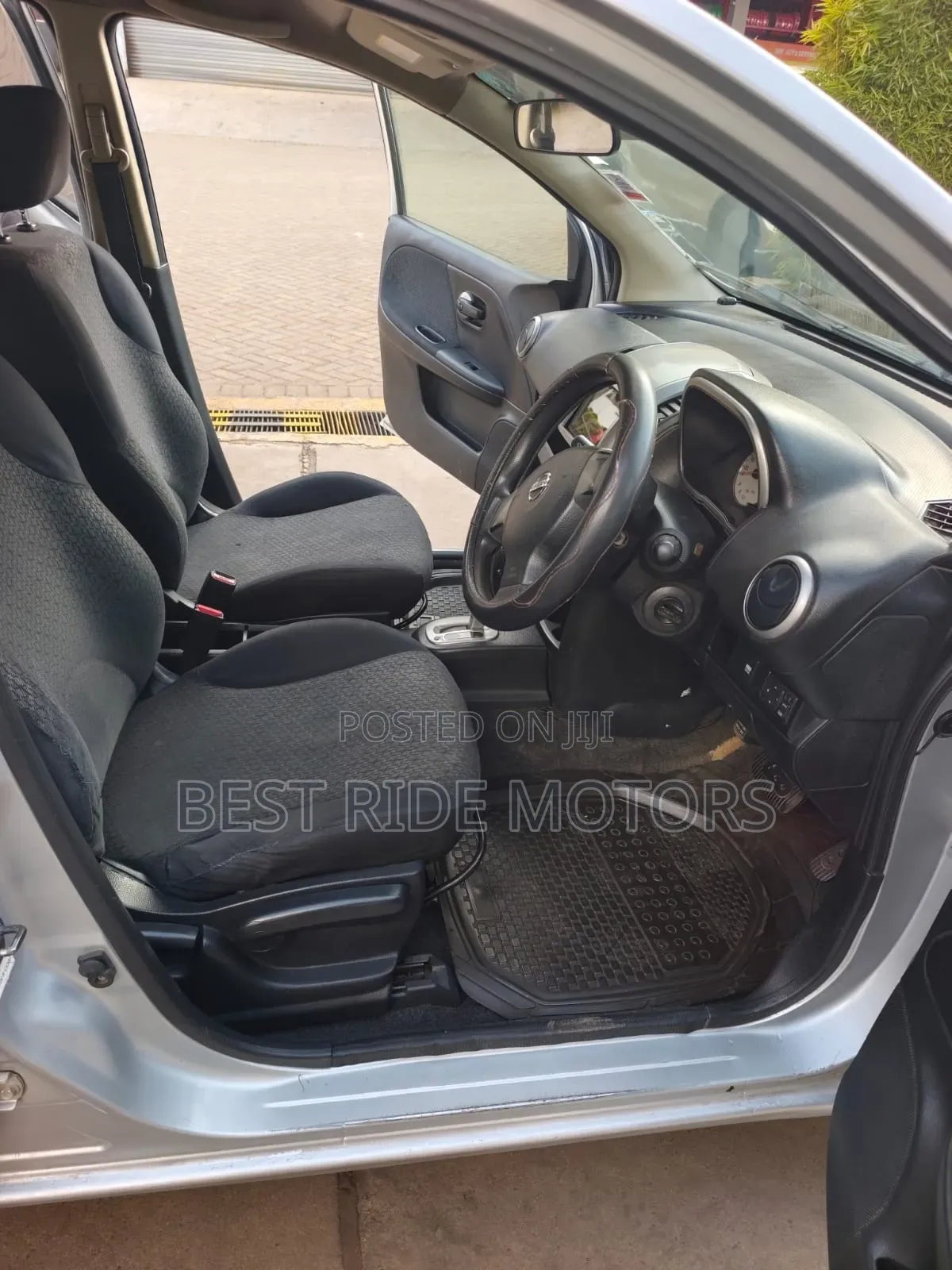 Nissan Note 2011 Silver