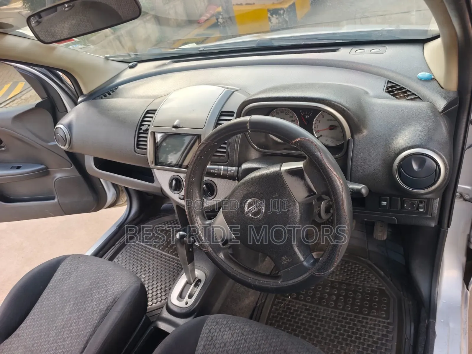 Nissan Note 2011 Silver