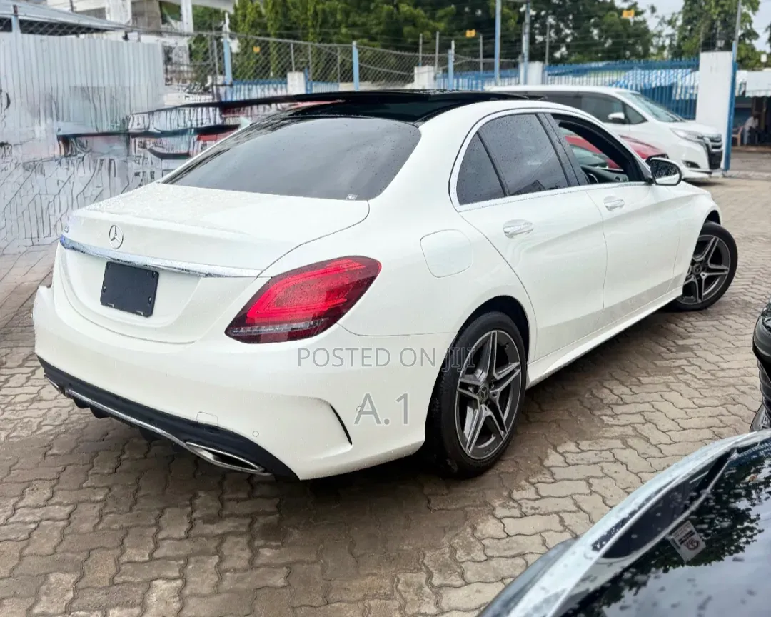 Mercedes-Benz C200 2019  White 