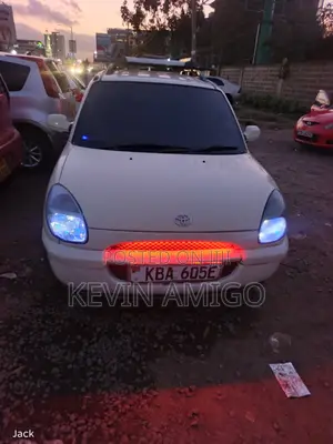 Toyota Duet 2000 White