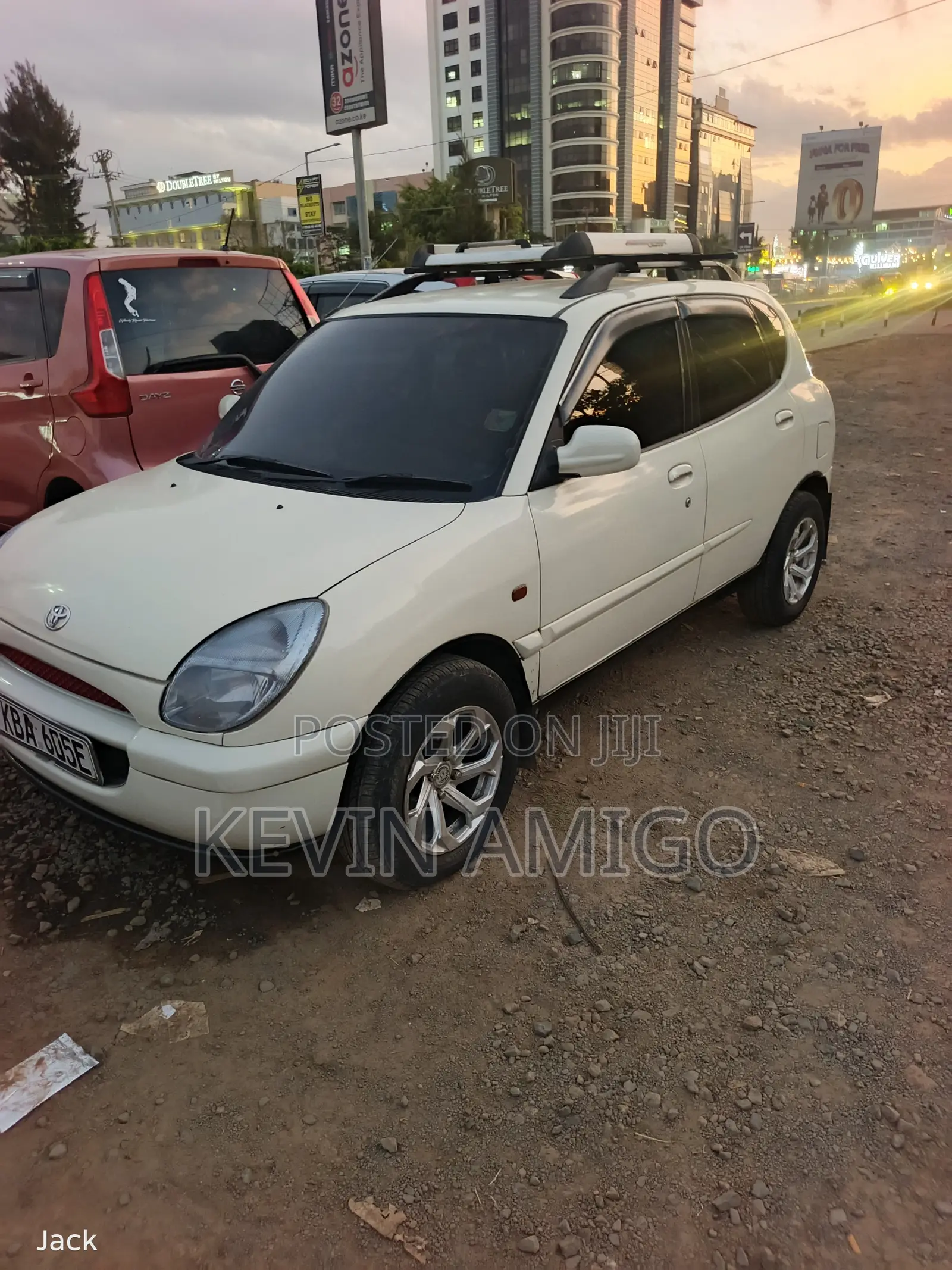 Toyota Duet 2000 White