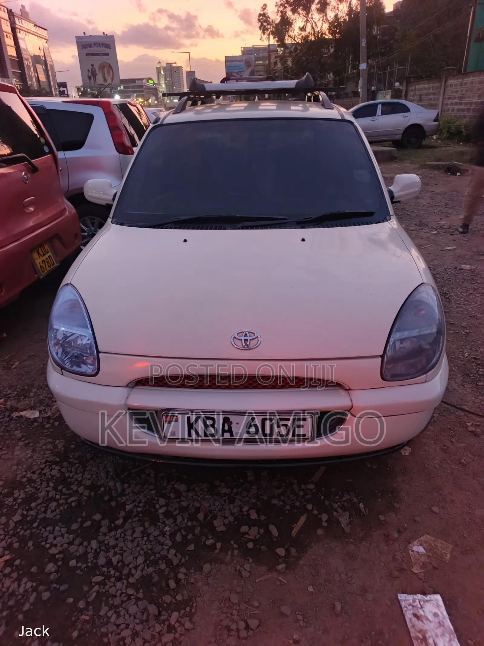 Toyota Duet 2000 White