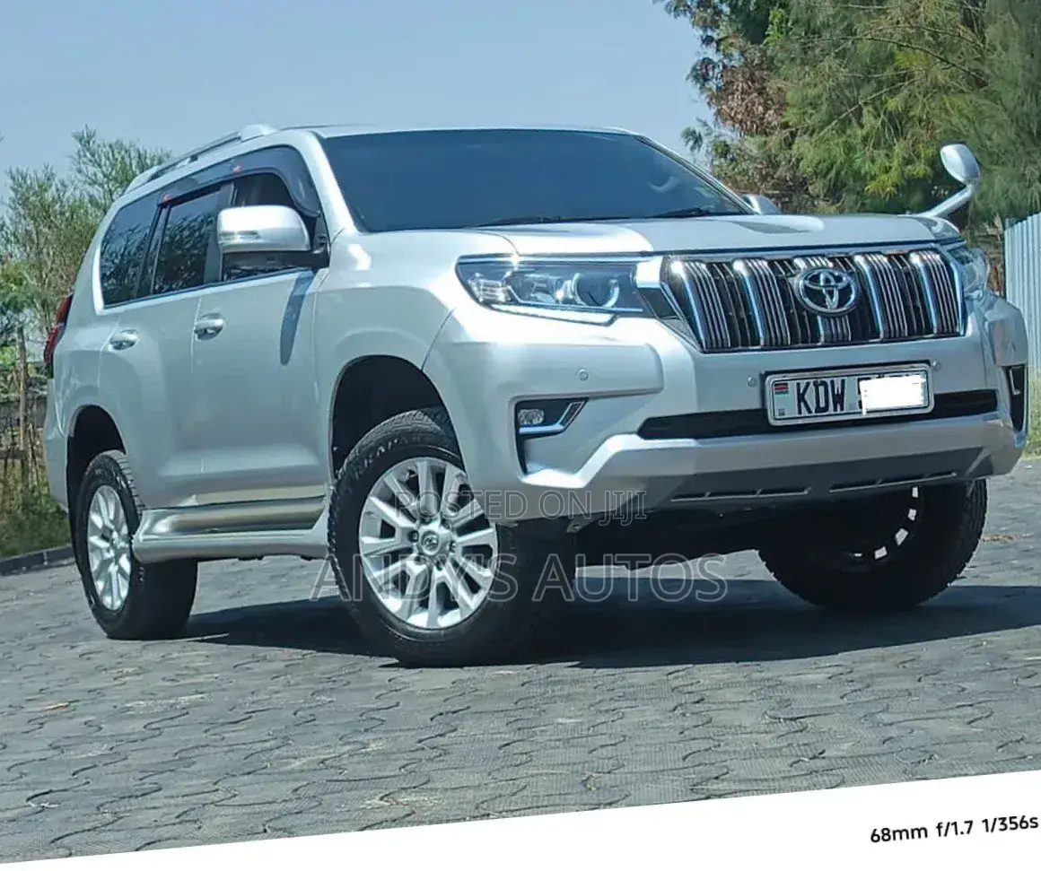 Toyota Land Cruiser Prado 2017 Silver