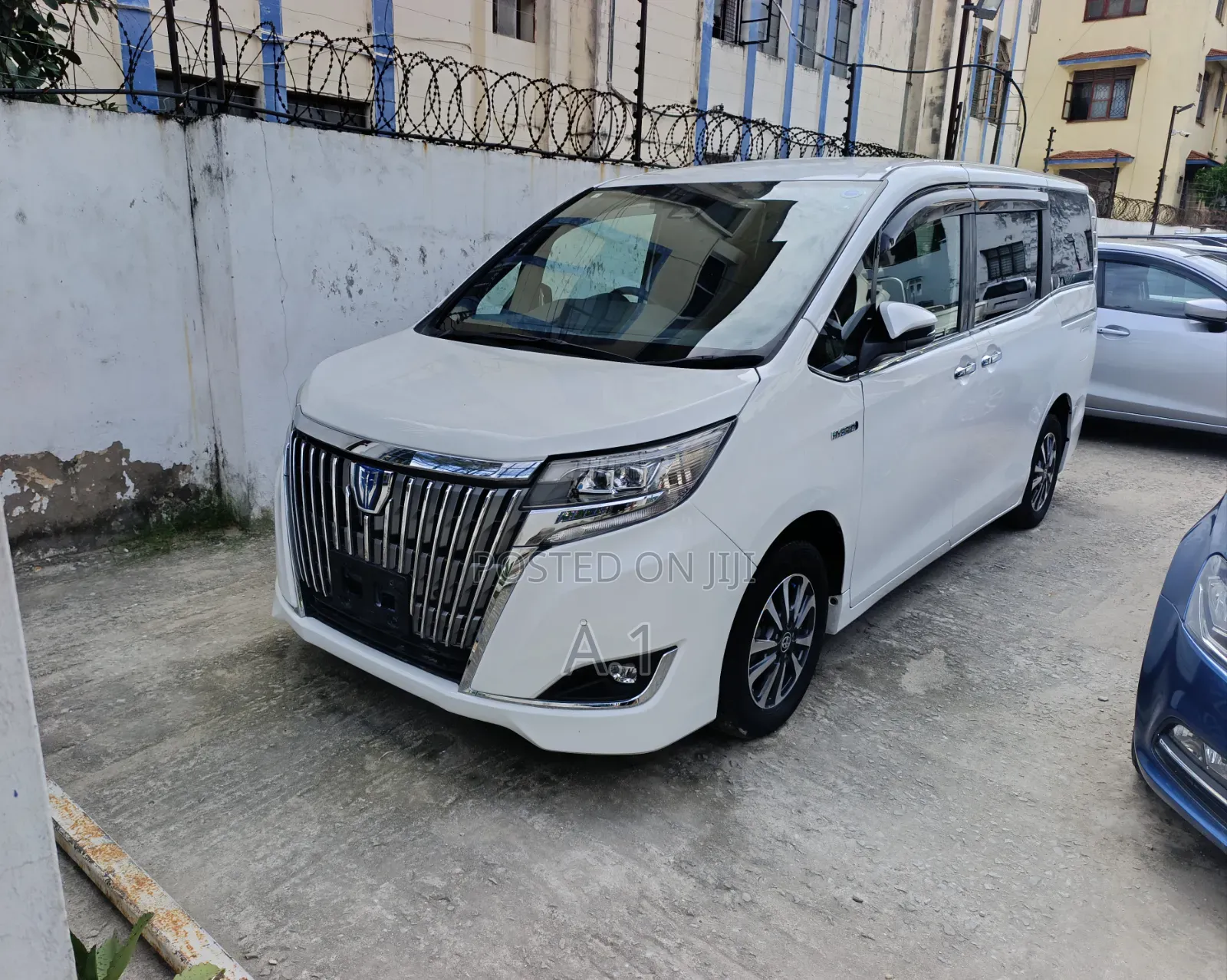 Toyota Esquire 2019 Pearl