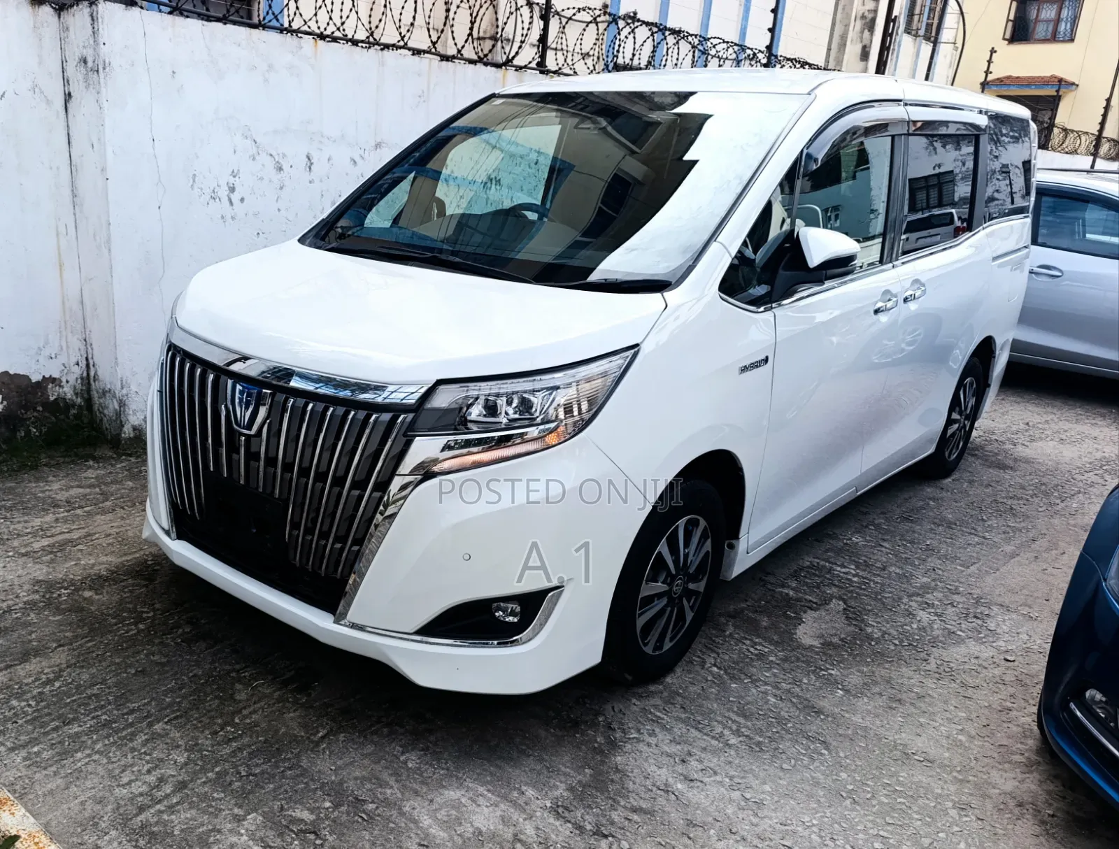 Toyota Esquire 2019 Pearl