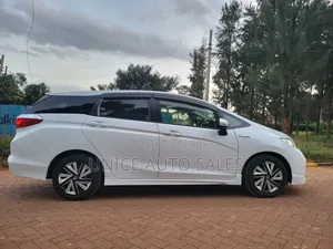 Honda Shuttle 2019 White