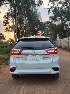Honda Shuttle 2019 White