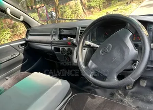 Toyota HiAce 2014 White