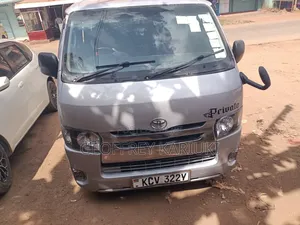 Toyota HiAce 2013 Silver