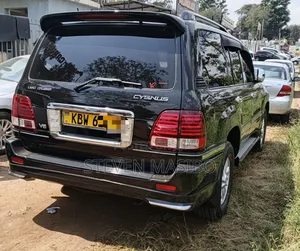 Toyota Land Cruiser 2005 Black