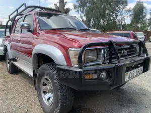 Toyota Hilux 1998 Red