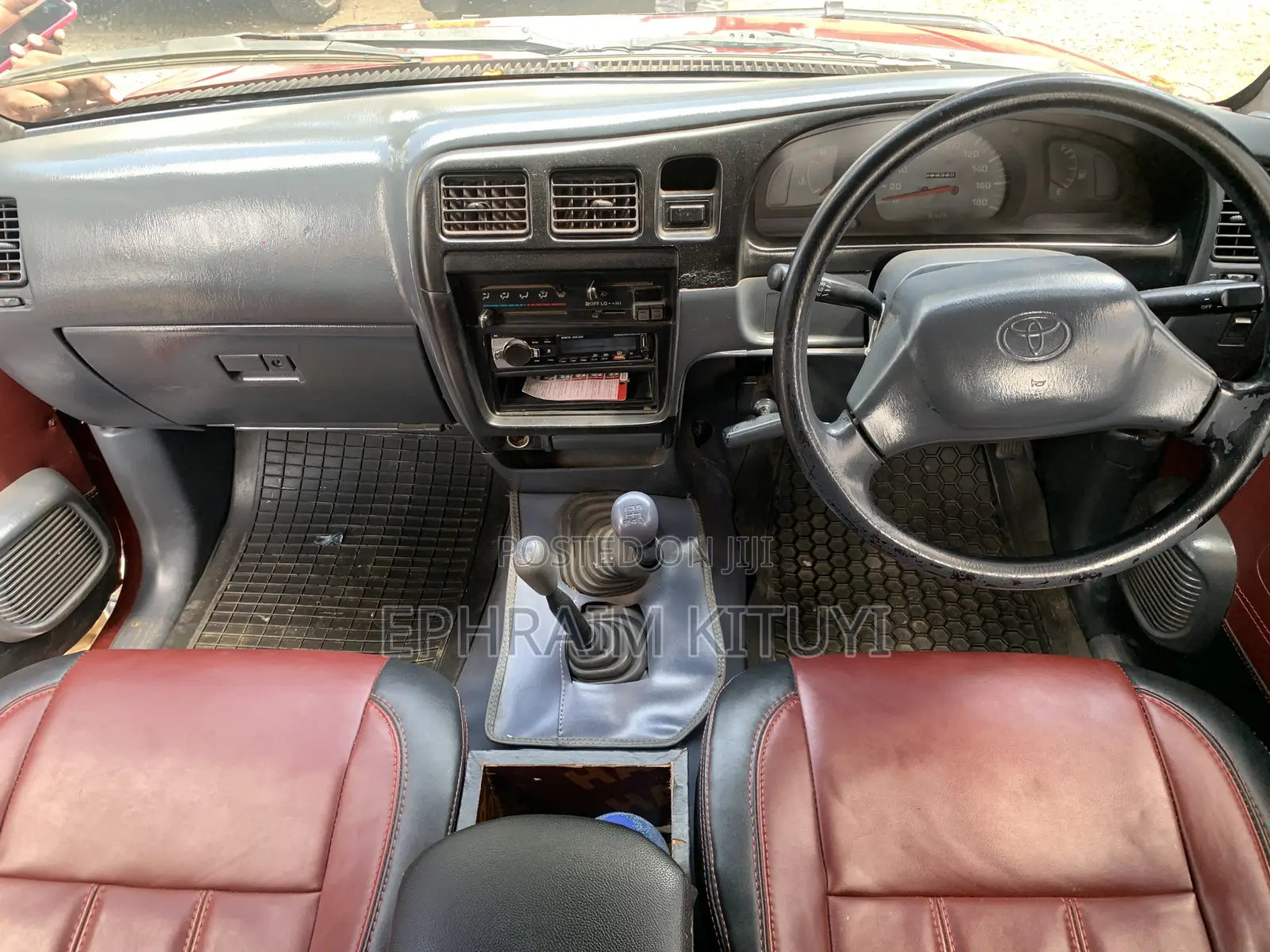 Toyota Hilux 1998 Red