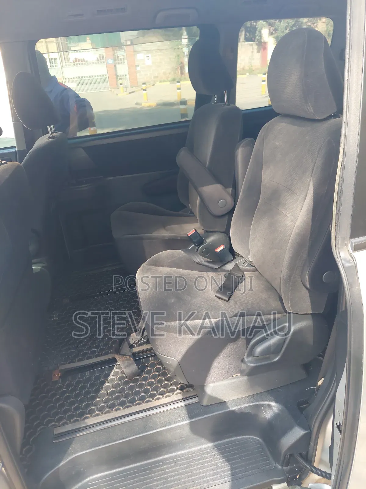 Toyota Voxy 2014 Silver