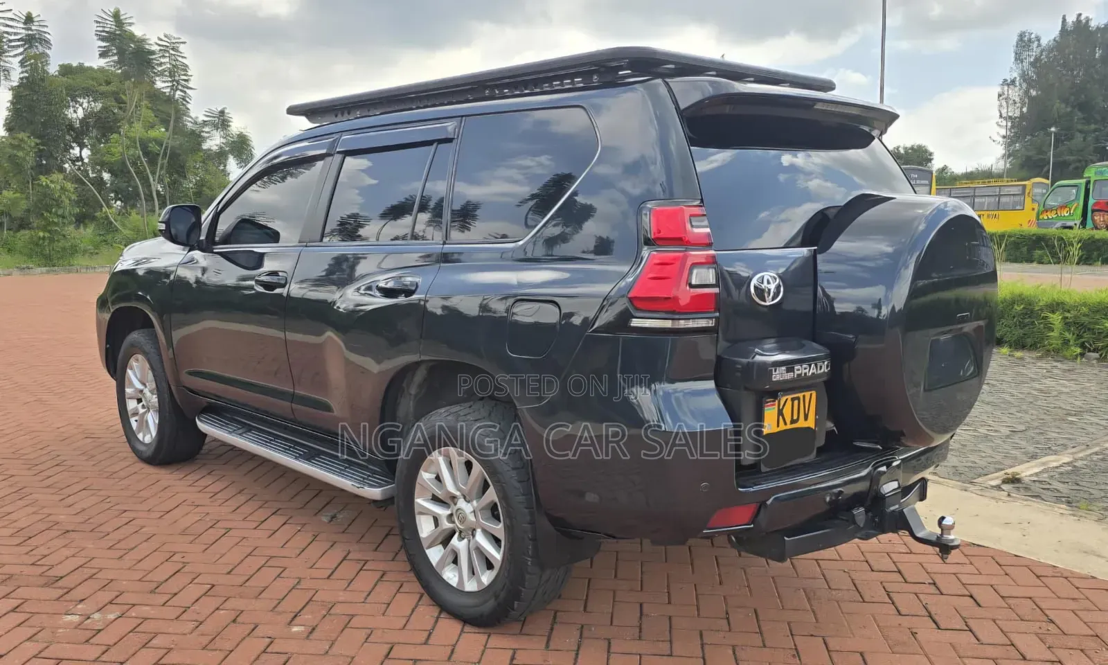Toyota Land Cruiser Prado 2016 Black