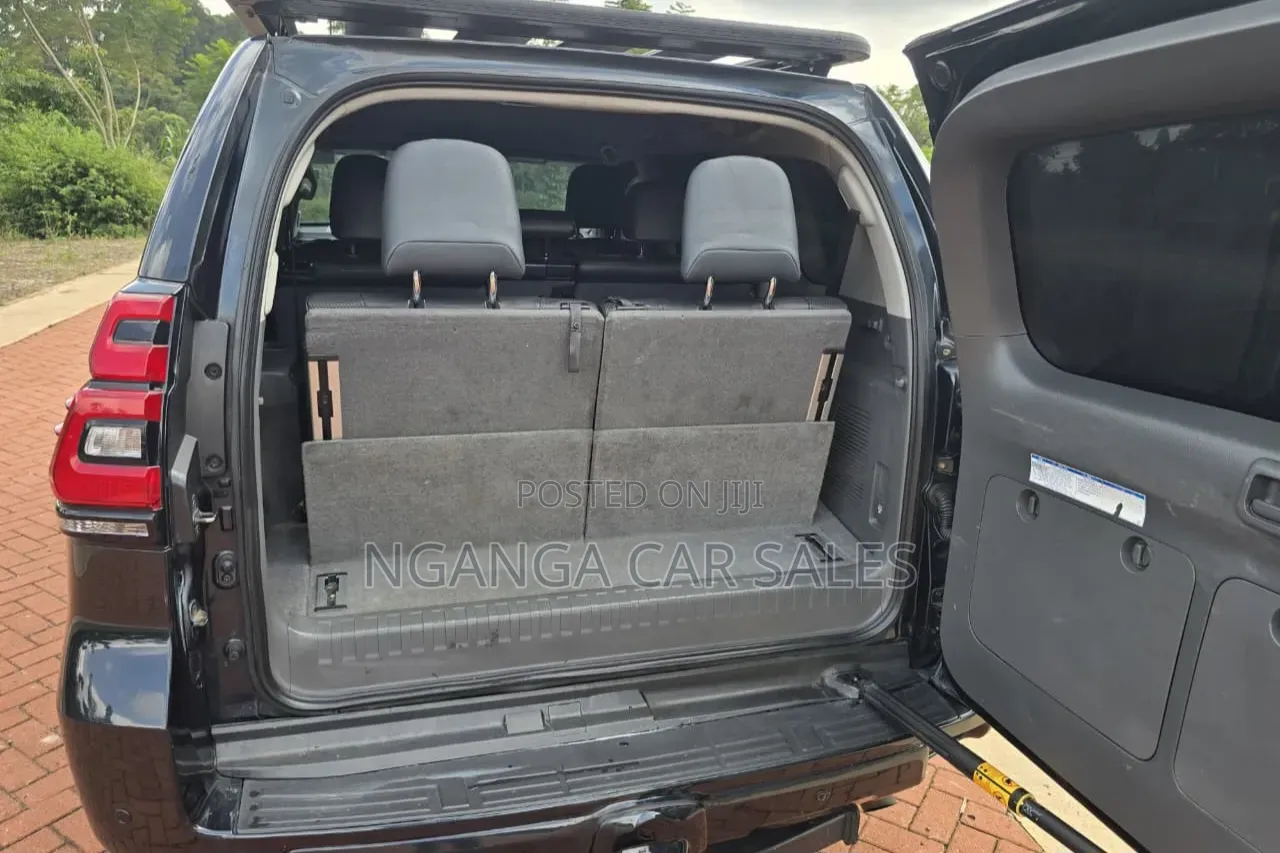 Toyota Land Cruiser Prado 2016 Black