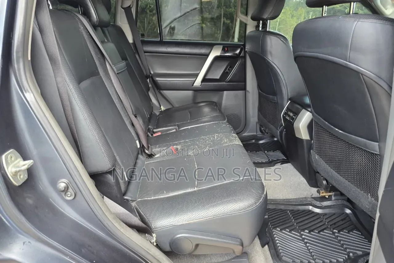 Toyota Land Cruiser Prado 2016 Black