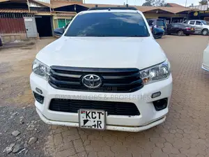 Toyota Hilux 2016 White