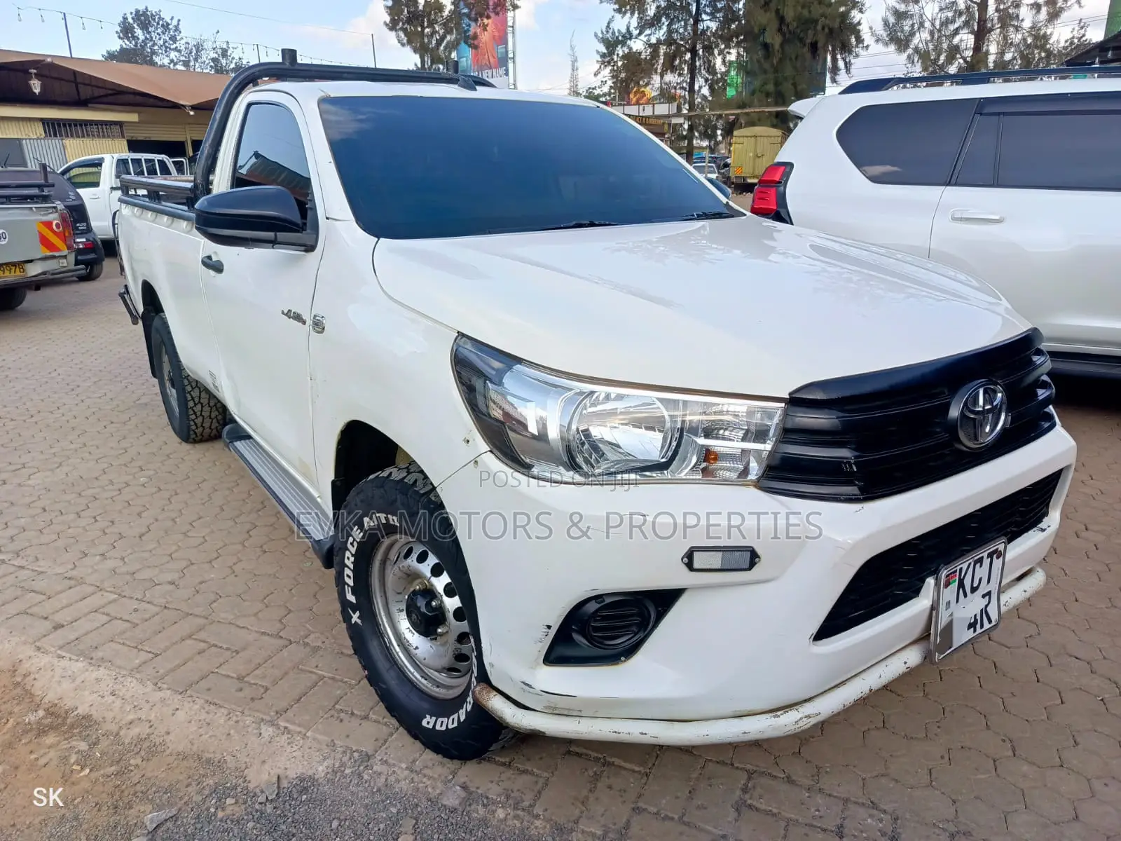 Toyota Hilux 2018 White