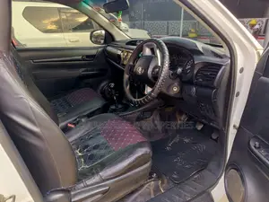 Toyota Hilux 2018 White
