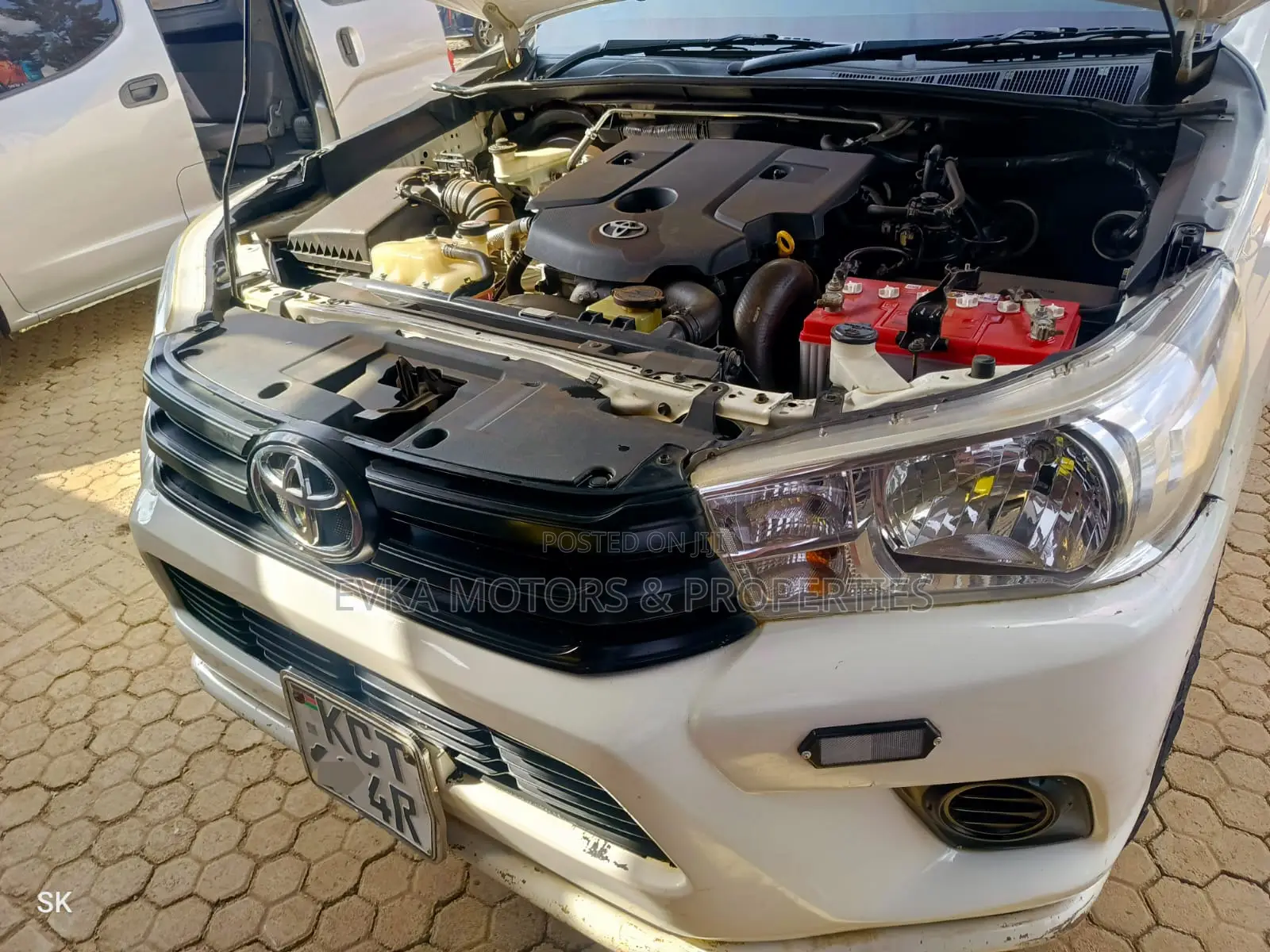 Toyota Hilux 2018 White