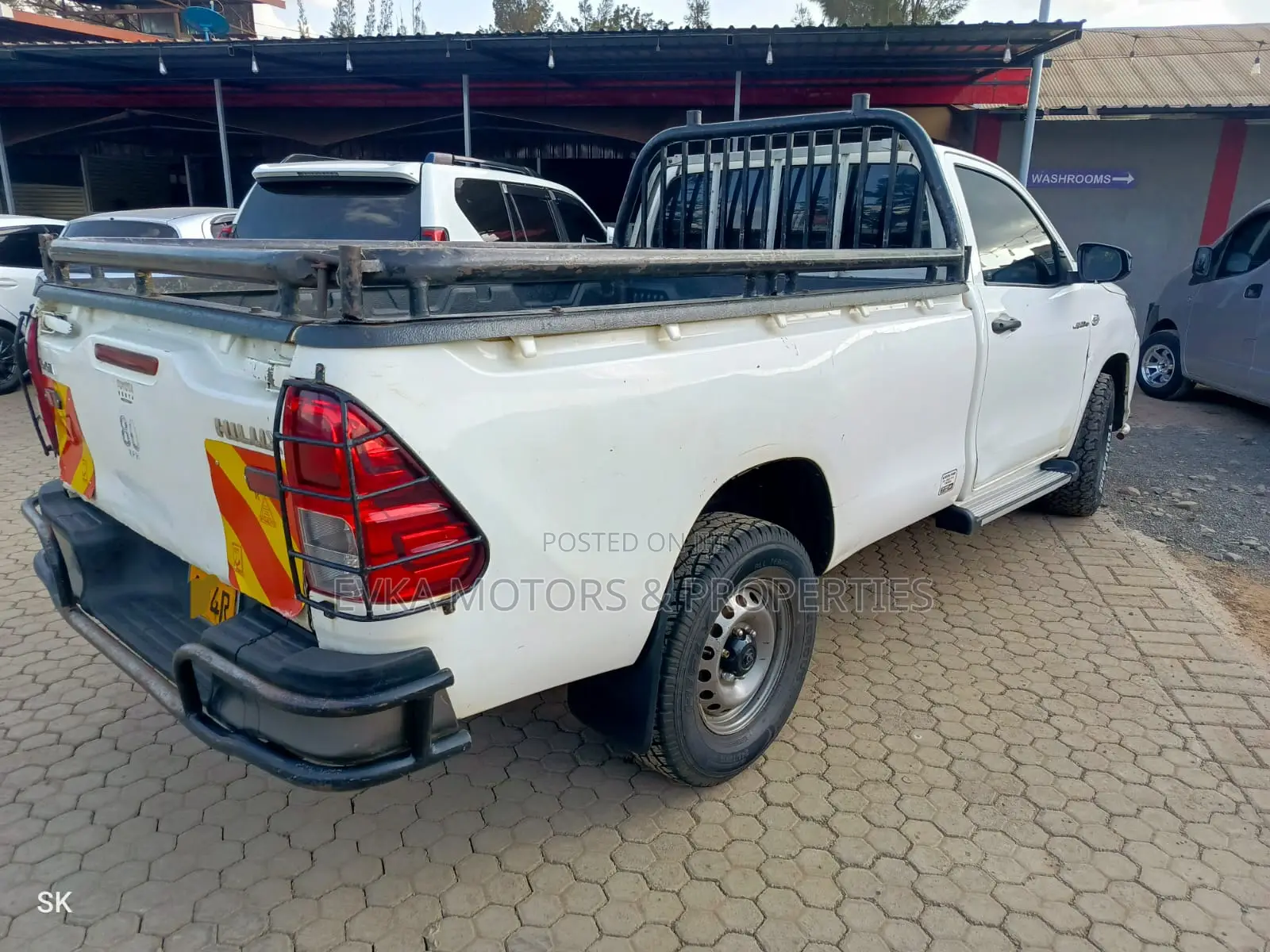 Toyota Hilux 2018 White