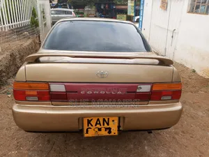 Toyota Corolla II 1999 Gold