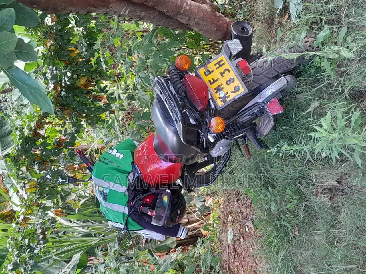 Bajaj Boxer 150 UG 2022 Red