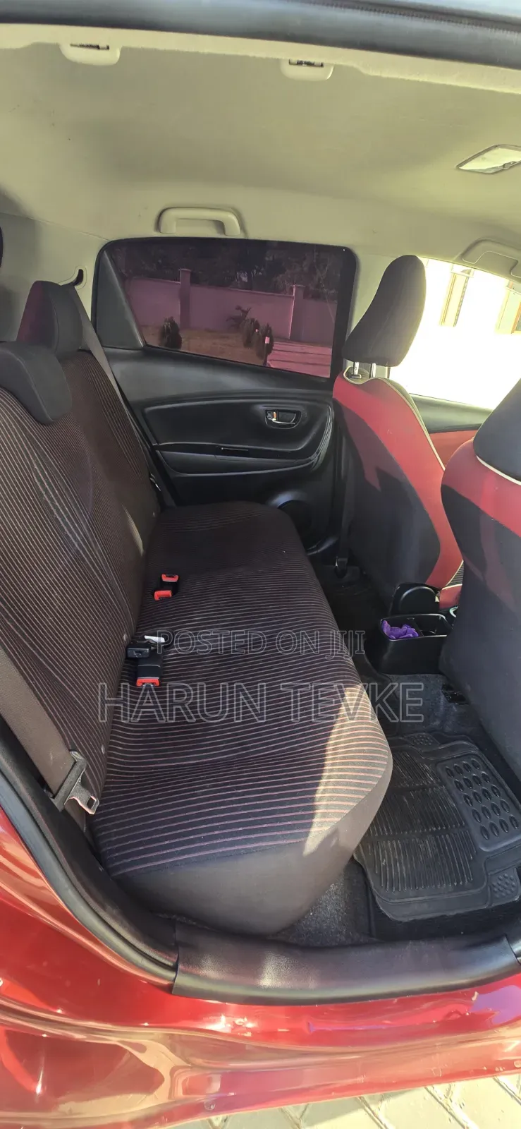 Toyota Vitz 2017 Maroon