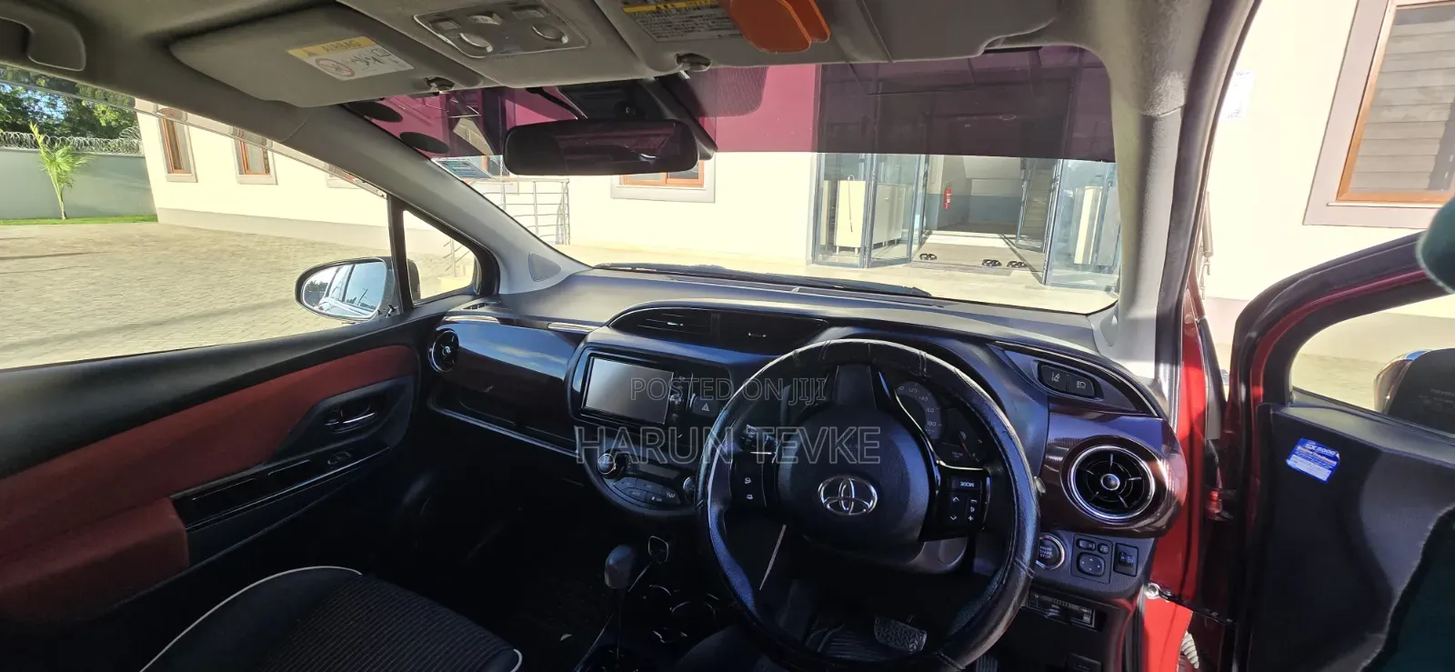 Toyota Vitz 2017 Maroon