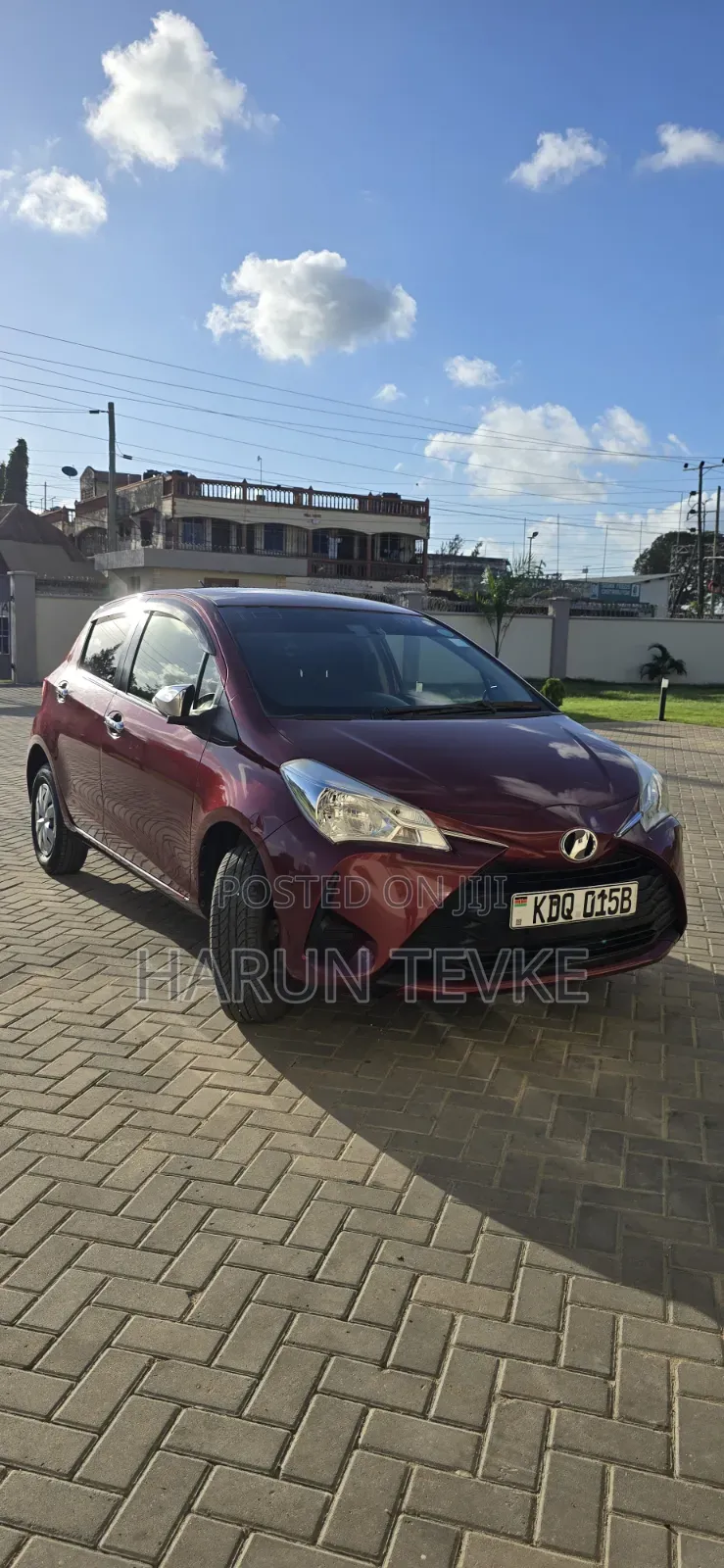 Toyota Vitz 2017 Maroon