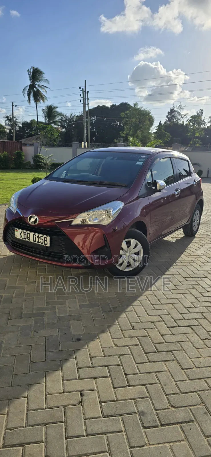 Toyota Vitz 2017 Maroon